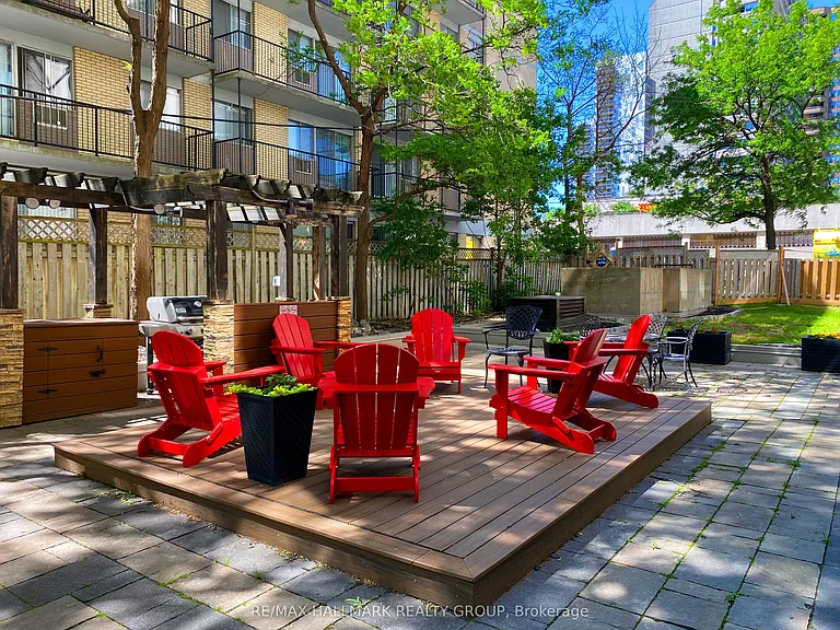 470 Laurier Ave W #902 — Photo 32