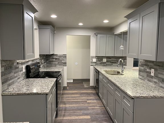 Wonderful Galley kitchen