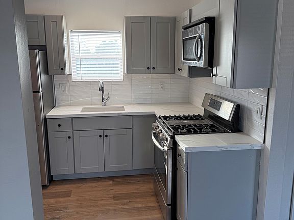 4th image of 1022 S Montezuma Ave #1