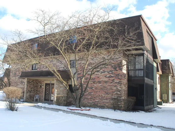 9180 South Rd, Palos Hills, IL 60465