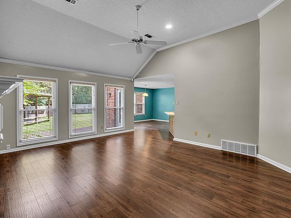 4th image of 9066 Bellehurst Dr