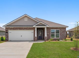 112 Saylor Rose Dr, New Market, AL 35761