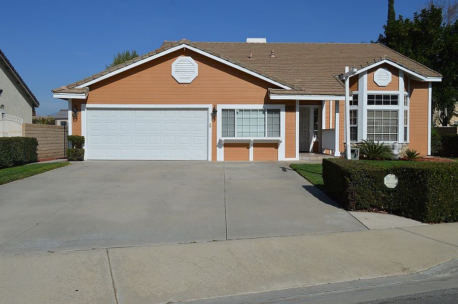1st image of 26068 Bancroft St