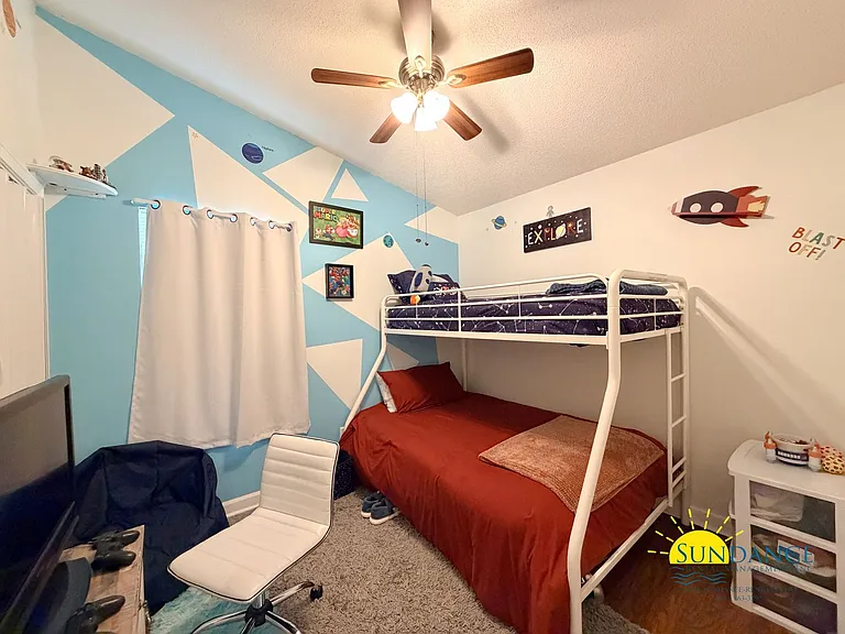 225 Lakeside Ln — Photo 23