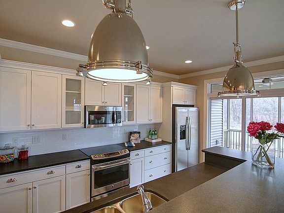 4th image of 8227 Mill Creek Dr