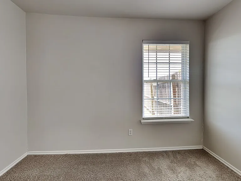 2165 Robin Ridge Ln — Photo 13