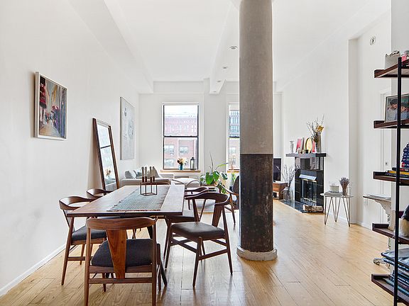 3rd image of 155 Perry St APT 4C
