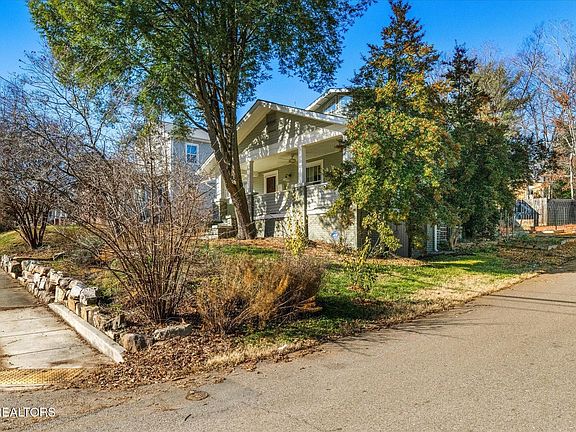 4th image of 1547 NE Claiborne Pl