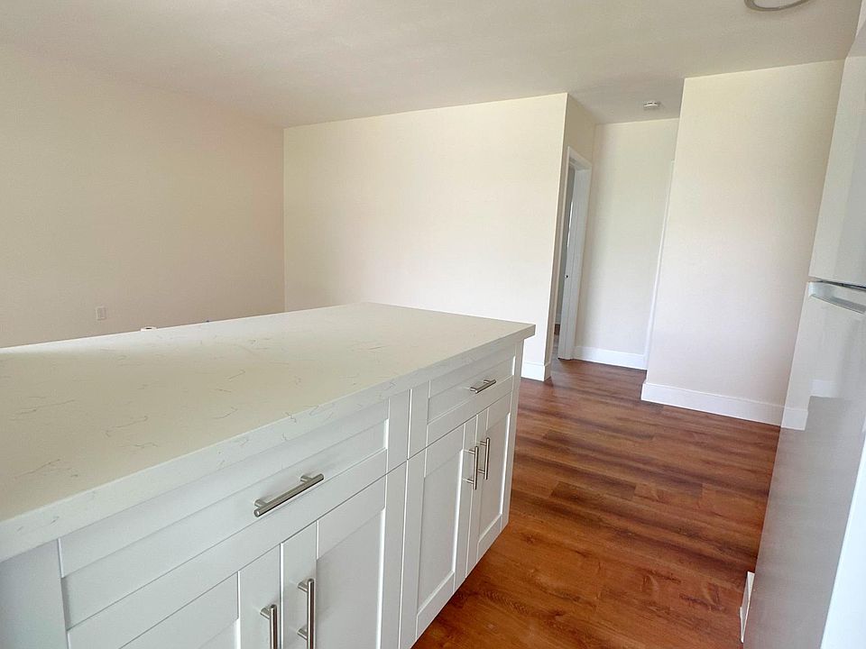 1st image of 8329 Byron Ave APT 6