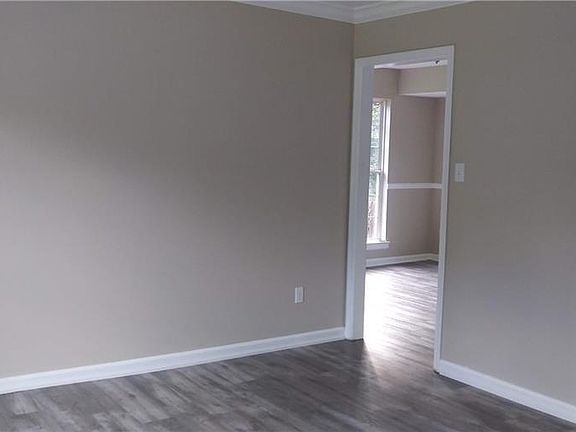 3rd image of 4012 Twisted Oak Dr