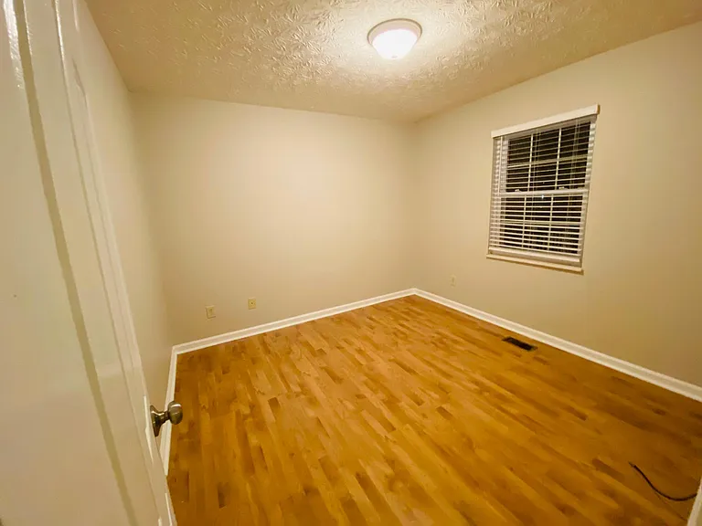 6033 Waterbury Ln — Photo 13
