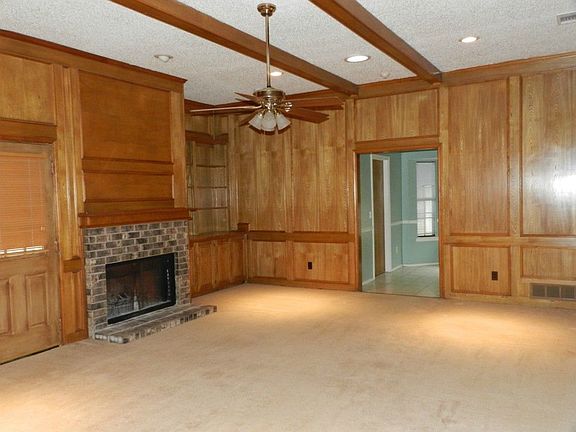 4th image of 3812 Brookglen Dr