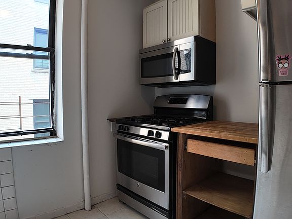 5th image of 712 W 175th St APT 3H