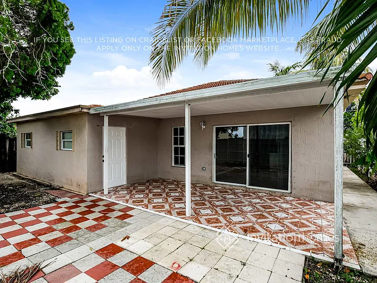 18051 SW 144th Ct — Photo 16