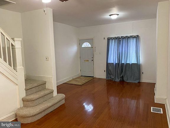 3rd image of 1862 E Glenwood Ave