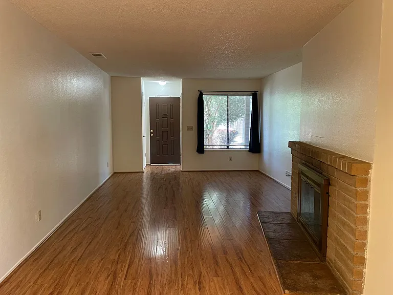 4830 Suncrest Way — Photo 2
