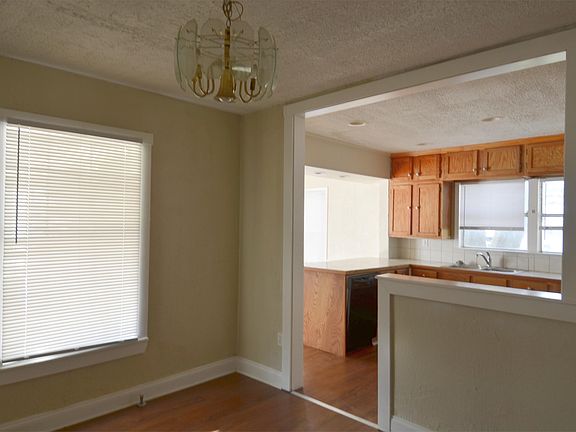 3rd image of 2629 Cumberland Ave
