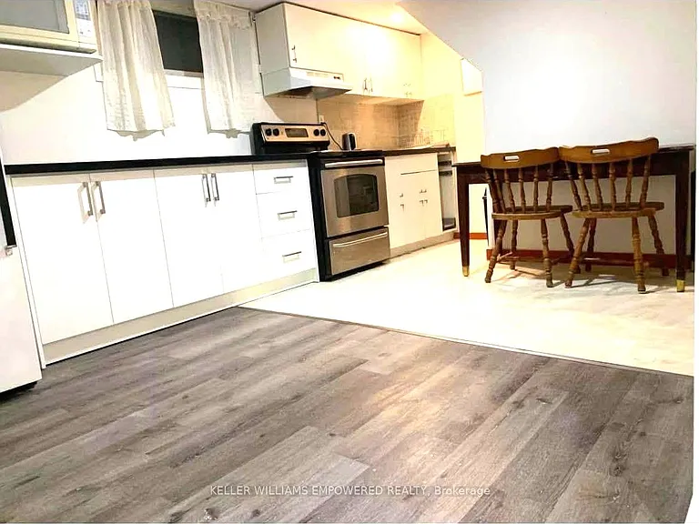 36 Halsey Ave — Photo 3