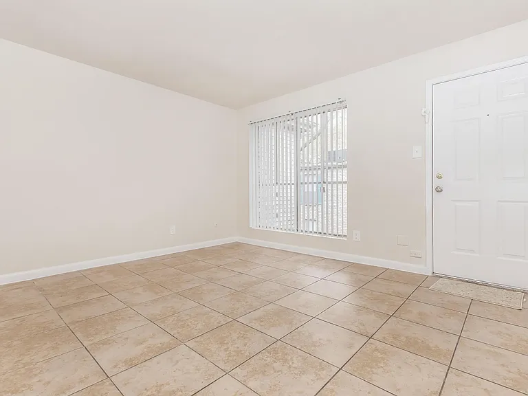 Inglewood Village Apartments — Photo 20
