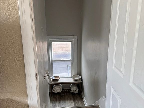 2nd image of 209 Grote St #1B