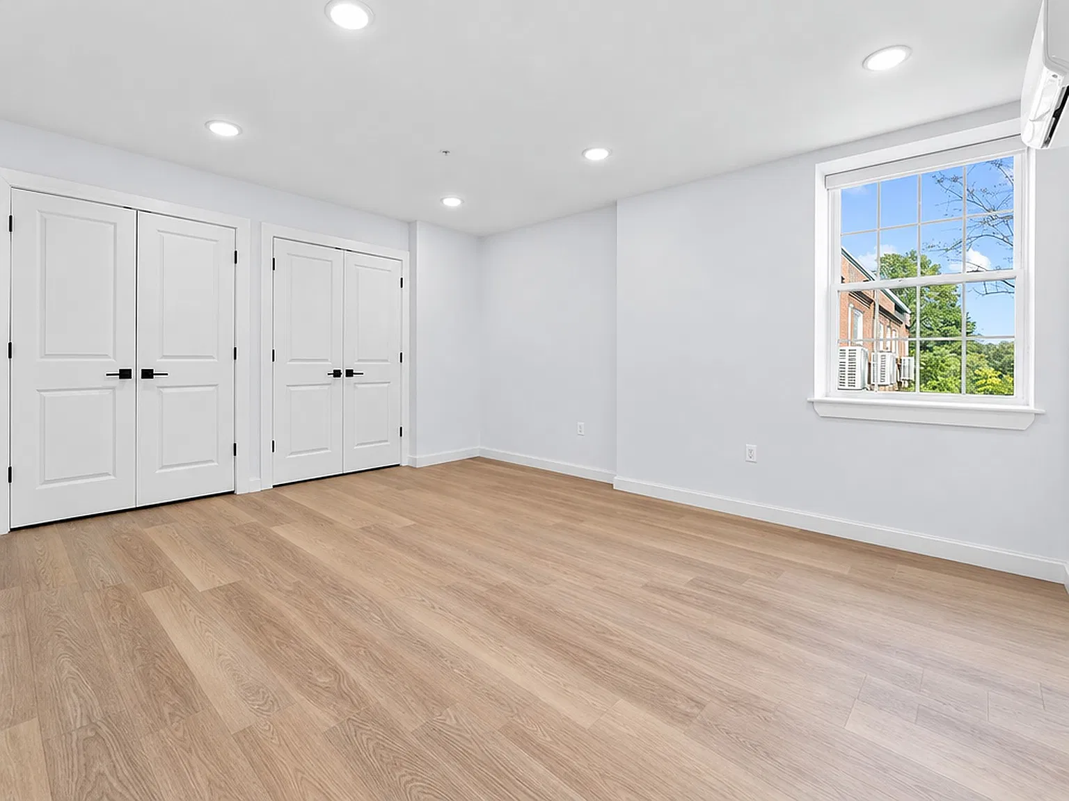 2 bed, 999 sqft, $2,650 — Photo 4