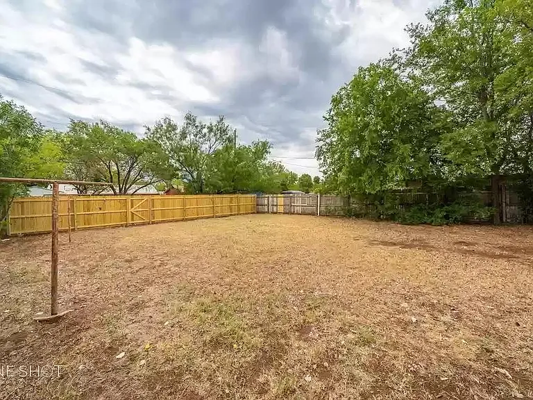 525 N Bowie Dr — Photo 34