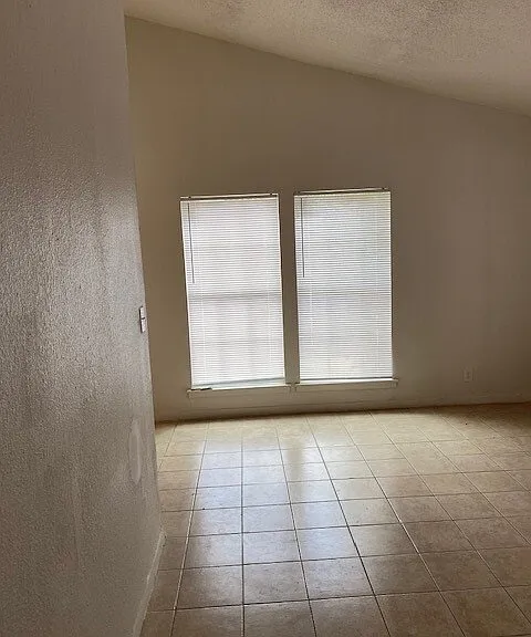 609 Flournoy Dr #A — Photo 3