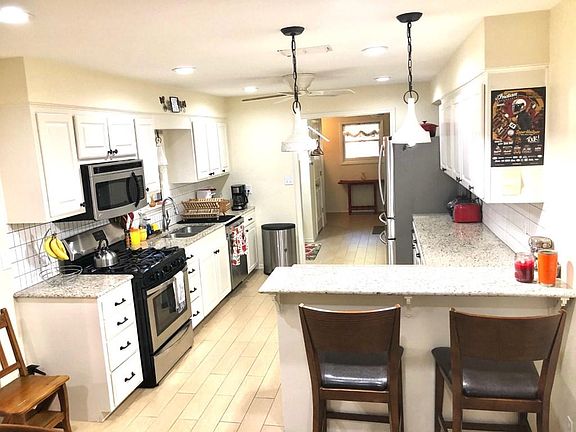 4th image of 109 Spanishwoods Dr