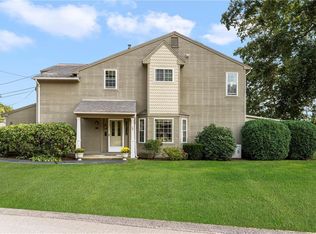 8 Cutters Grn #B, North Providence, RI 02904