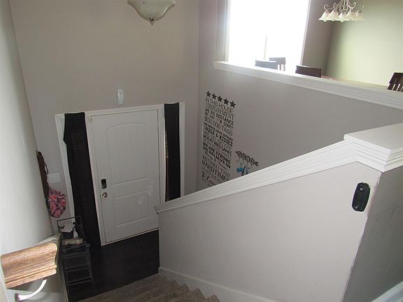 4th image of 1846 Macarther Way
