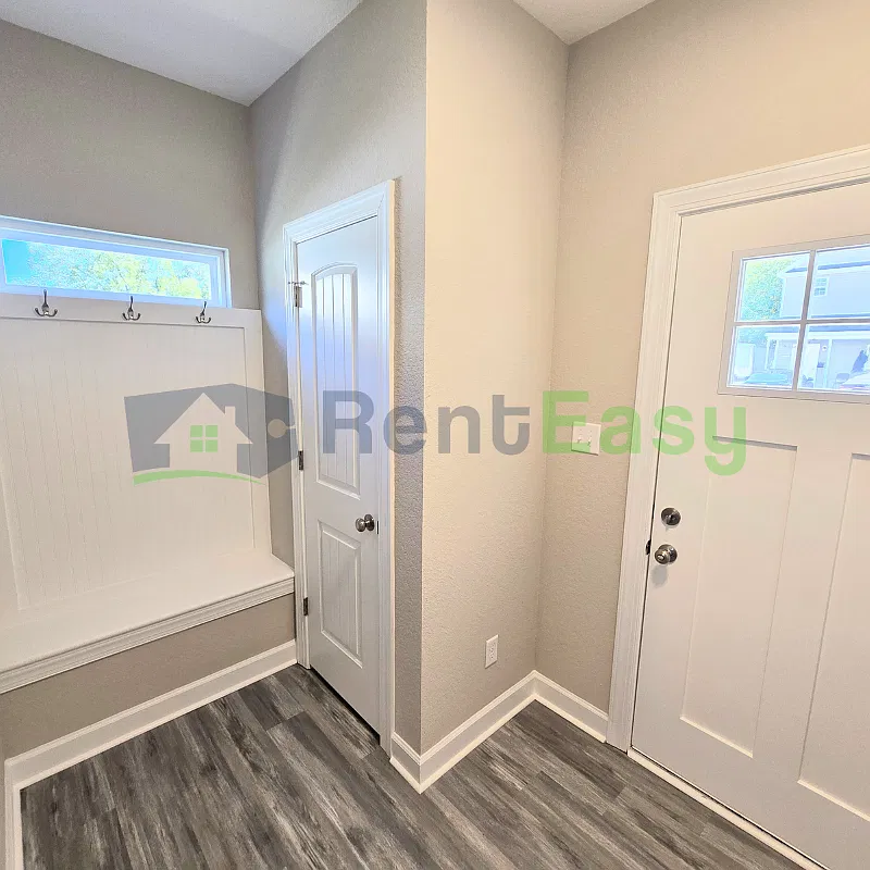 3 bed, 2.5 bath, 1750 sqft, $2,495 — Photo 2