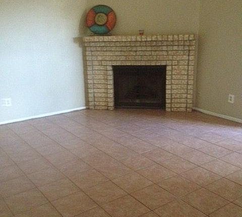 3rd image of 2309 Capitan Dr APT A
