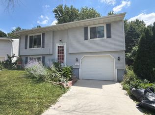2512 Carla Ln NW, Rochester, MN 55901