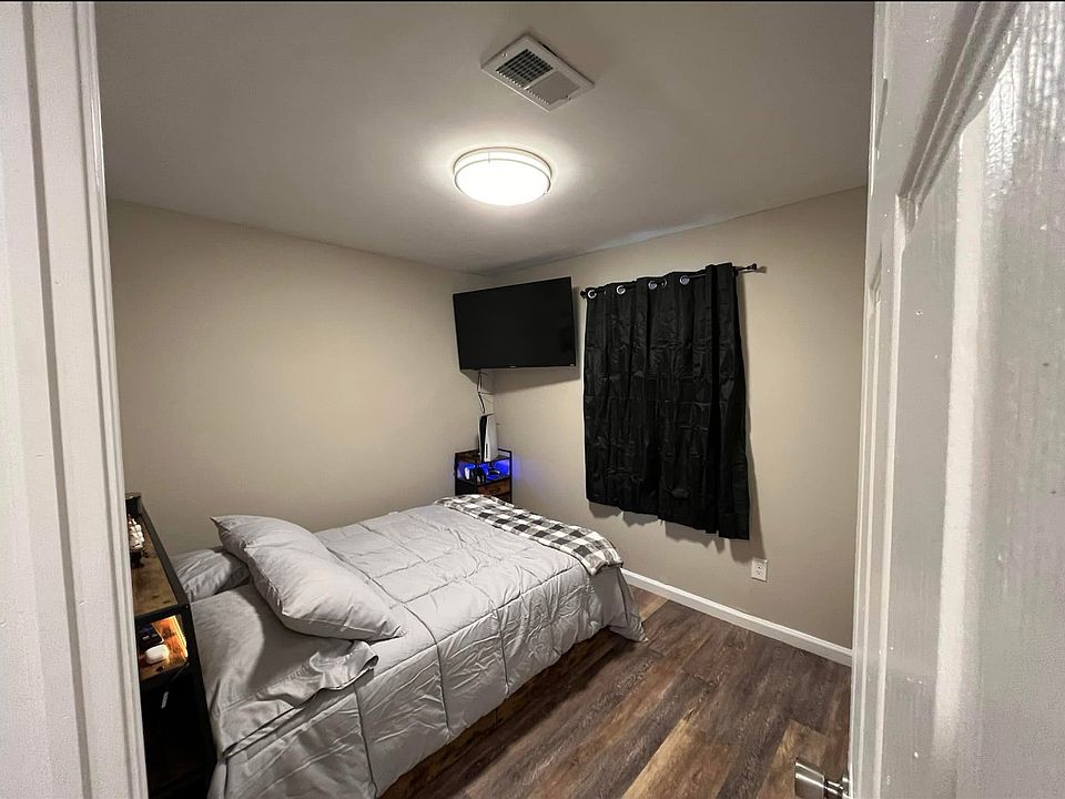 1st image of 1400 Indianola Ave APT A