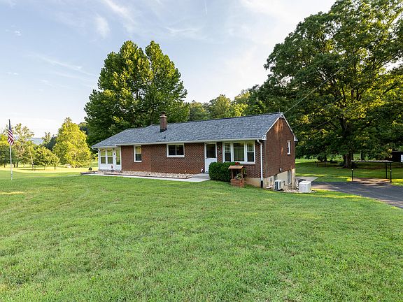 3rd image of 2217 Blue Ridge Springs Rd