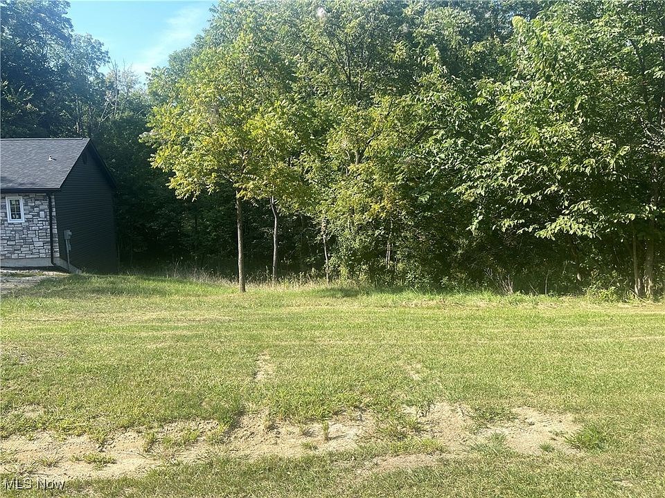 1st image of Valleywood Heights Dr