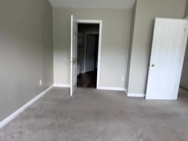 3307 Mannington Dr — Photo 8