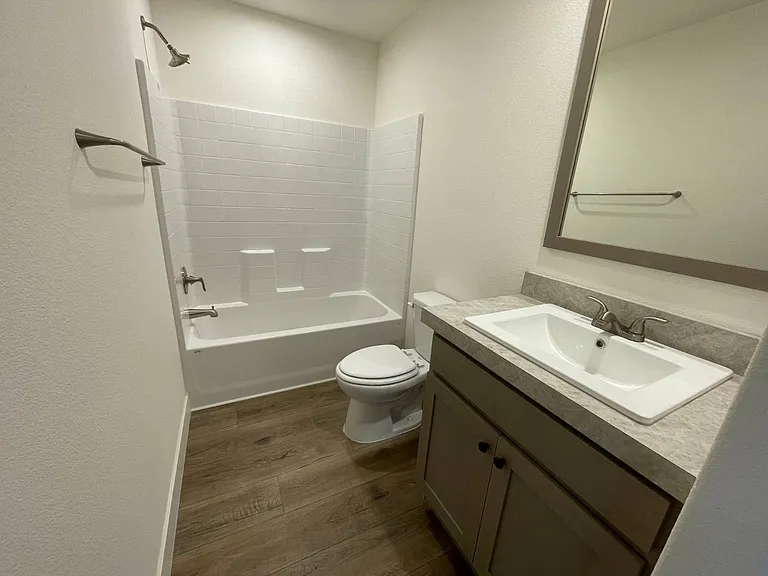 5427 Edgewood Ln #4E — Photo 12