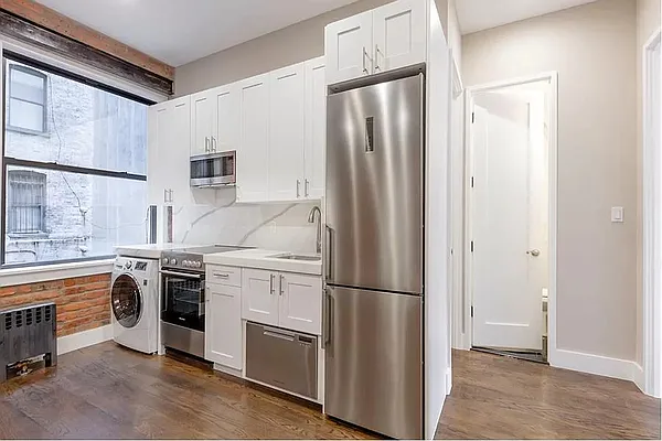 Rented by Douglas Elliman | media 16