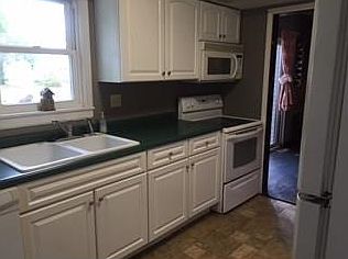 3rd image of 221 E Franklin St
