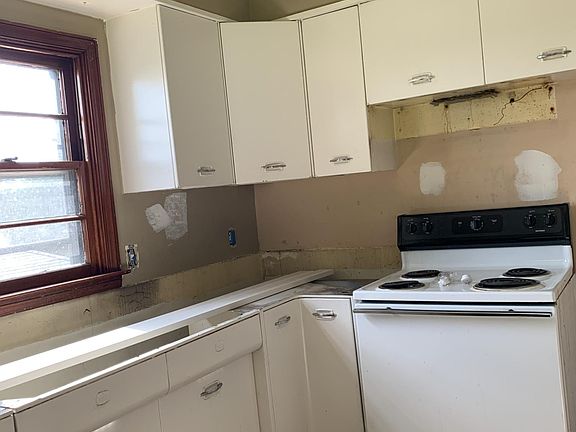 4th image of 331 N Maple Ave #1