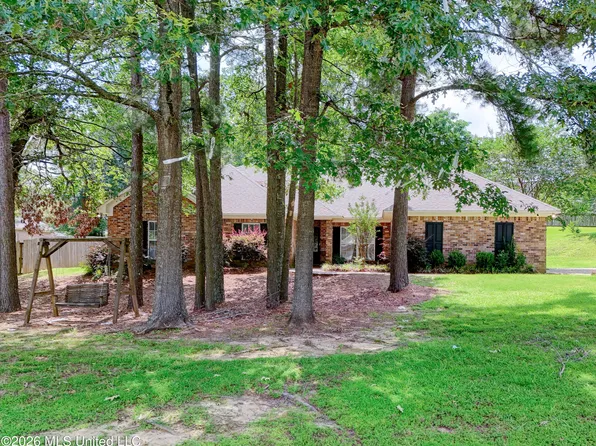 107 Manchester Dr, Vicksburg, MS 39183