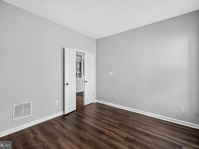 9036 Woodpecker Ct — Photo 27