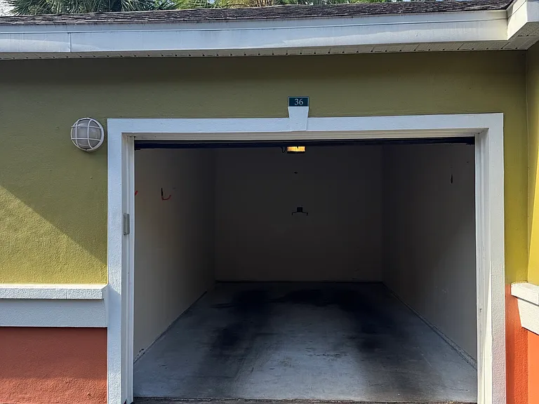 Garage plus assigned Parking Space (2)