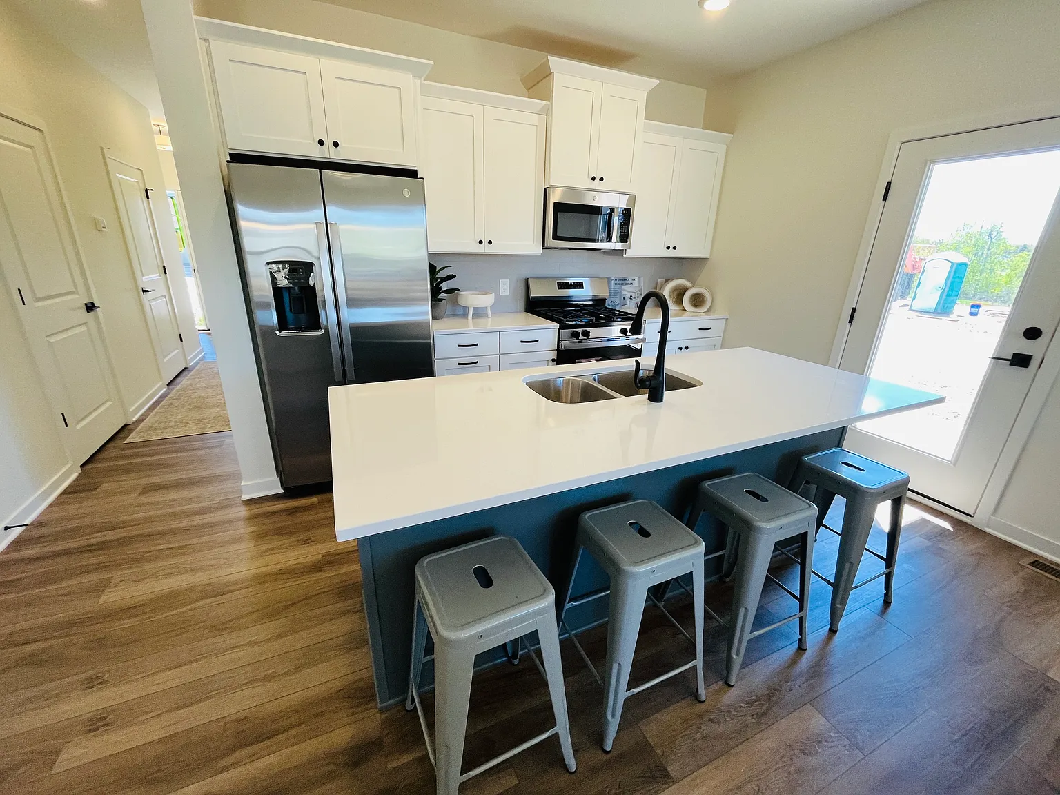 3 bed, 1510 sqft, $2,498 — Photo 4