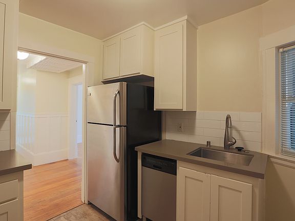 2nd image of 1456 Jones St #8