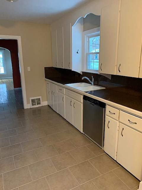 1st image of 1507 Cornell Dr SE
