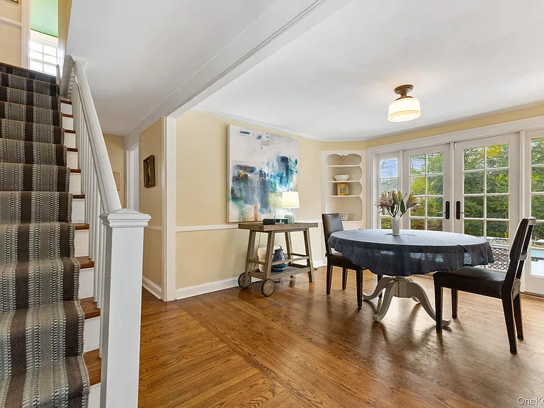 8 S Bedford Rd — Photo 11
