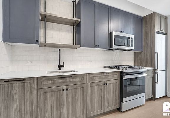 2nd image of 3620 Steinway St APT 324