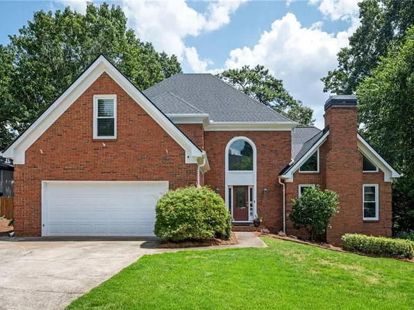 1703 Brandywine Ct, Dunwoody, GA 30338